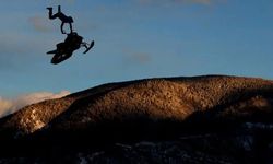 Gökyüzünde Ters Dönen Cesaret Anı