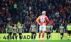 Galatasaray evinde şok yaşadı zirve yarışı kızıştı!