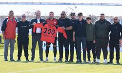 Sadıkoğlu’ndan Kaçar’a 200. gol övgüsü