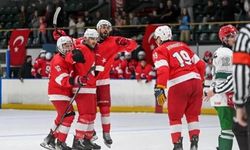 Türkiye buz hokeyinde grubu zirvede bitirdi