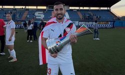 Arif Uysal sezonu üç kupayla kapattı