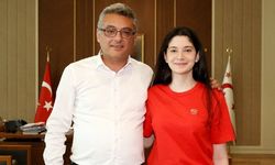 Erhürman’dan milli basketbolcu Günay Akgür’e tebrik