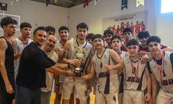 Yakın Doğu U16 Erkekler Ligi’nde kupaya uzandı