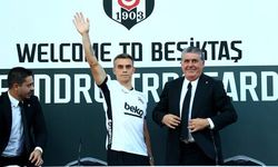 Beşiktaş'ın yeni yıldızı Trossard taraftarla buluştu