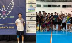 Jacob Özikiz, U19 Avrupa Badminton Şampiyonası'nda sahnede