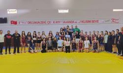 Kadınlar güreşinde kulüpler şampiyonluk için yarıştı