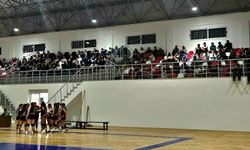 Prof. Dr. Turan Erdoğan Spor Salonu ilk maçına ev sahipliği yaptı