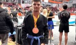 Deniz Turan’dan çifte madalya