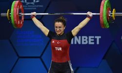 Milli halterci Aysel Özkan'dan Riyad'da 3 altın madalya!