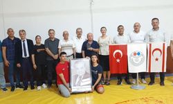 Reşat Tekin ödülünü aldı