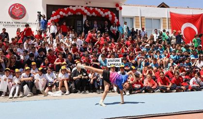 Cimnastikçiler, 23 Nisan coşkusu yaşattılar