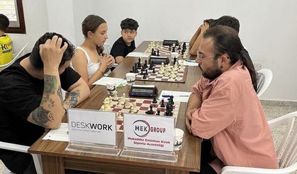 Deskwork liderliğini sürdürdü