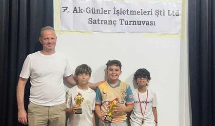 Arda Köle, Aziz Haklıgil ve Sarp Mertel şampiyon