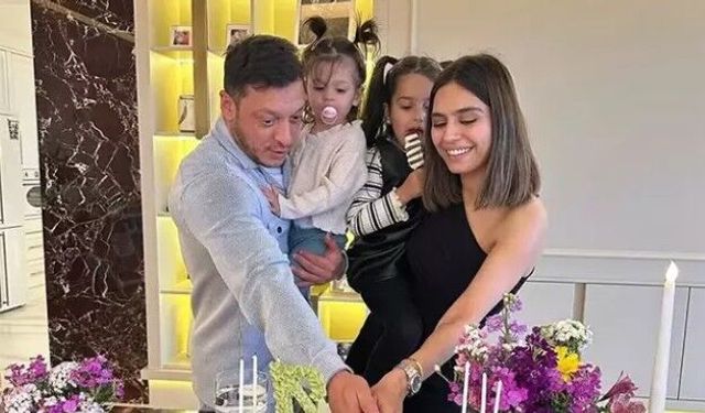 Mesut Özil ve eşi Amine Gülşe'den müjdeli haber!