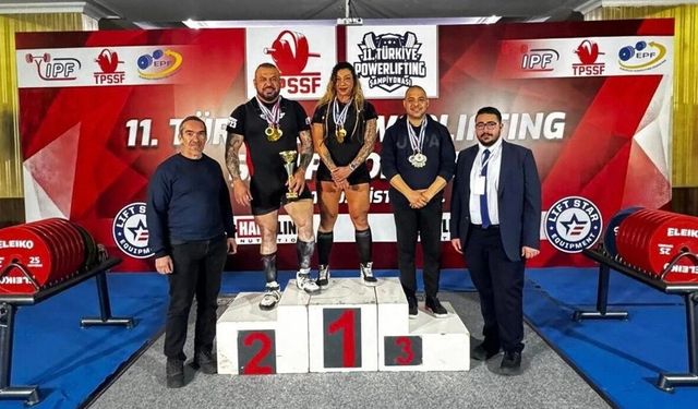 Powerlifting’te KKTC Damgası
