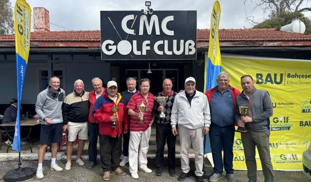 Golf turnuvasında şampiyon Bob Hodge