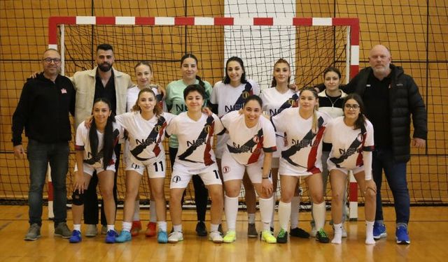 YDÜ futsalda şampiyon oldu kupayı penaltıyla kazandı