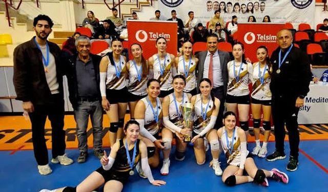 DAÜ Kızlarda Dumlupınar Erkeklerde Şampiyon