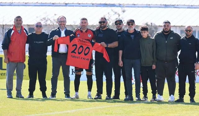 Sadıkoğlu’ndan Kaçar’a 200. gol övgüsü