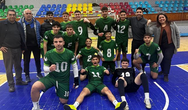 Sedat Simavi EM Lisesi Futsal Takımı Şampiyon Oldu