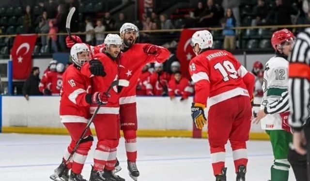 Türkiye buz hokeyinde grubu zirvede bitirdi