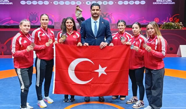 Türkiye Kadın Güreş Milli Takımı Avrupa ikincisi oldu