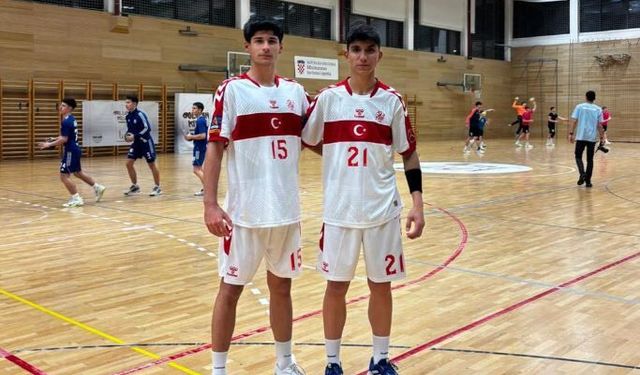 UKÜ'lü gençler milli formayla sahne almaya hazırlanıyor