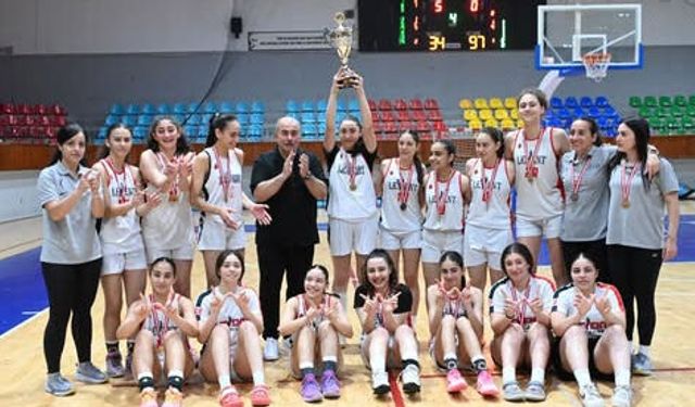 Damdelen Petrol U16 Kızlar Ligi’nde şampiyon Levent