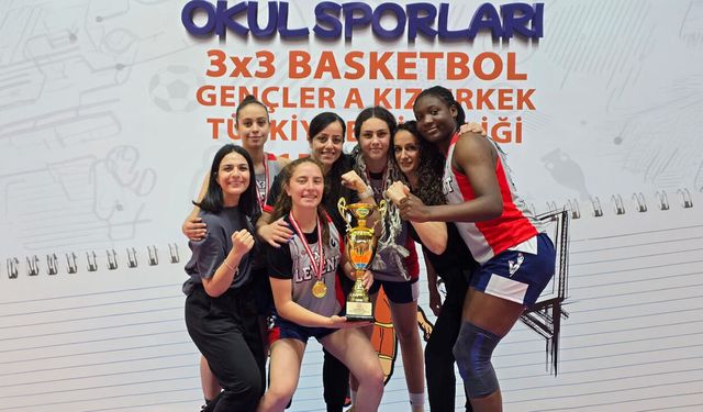 Levent Kolej’den Türkiye’de tarihi şampiyonluk