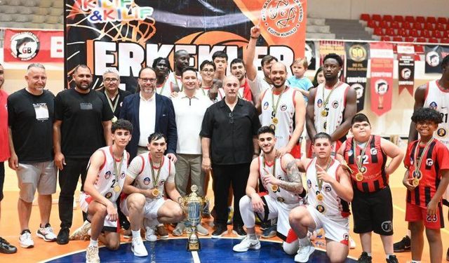 Caesar Larnaka Gençler Birliği şampiyonluğa uzandı