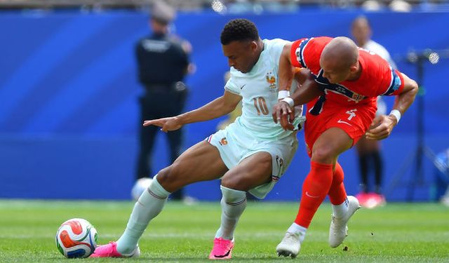Dembele şov yaptı! Horozlar 3'te 3 ile turladı