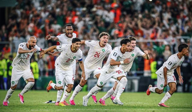 Dua ettiler, kazandılar! Fas son 16'ya uçtu