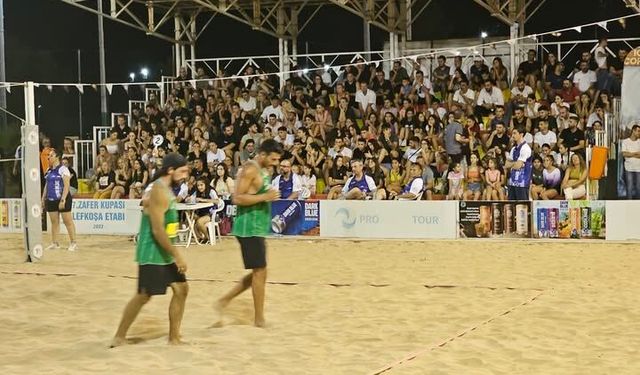 Şampiyon Melekler Plaj Voleybolu Ligi'nde kayıtlar sürüyor