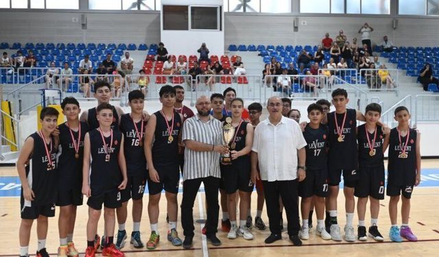 U14 Erkekler’de şampiyon Levent Spor oldu