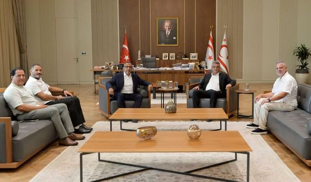 Cumhurbaşkanı Erhürman, Londra Türk Futbol Federasyonu heyetini kabul etti