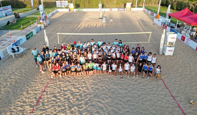 Hediyem Su Plaj Voleybolu Şampiyonası heyecanı başladı