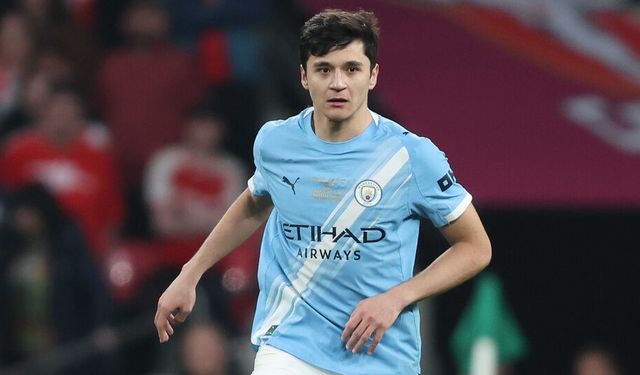Manchester City, Khusanov'un sözleşmesini uzattı