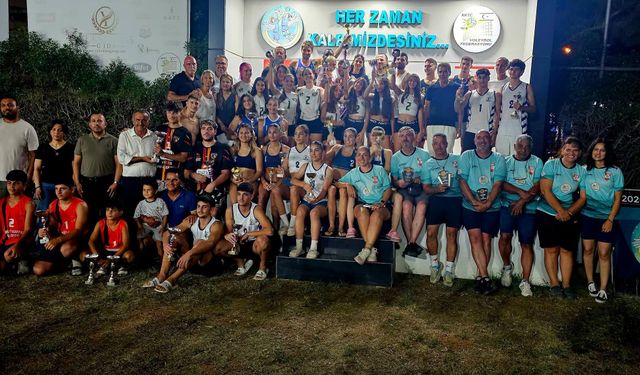 Şampiyon Melekler Plaj Voleybolu Ligi'nde Final Coşkusu
