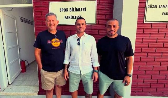 YDÜ'de futbolun geleceği teknoloji ve analizle ele alındı