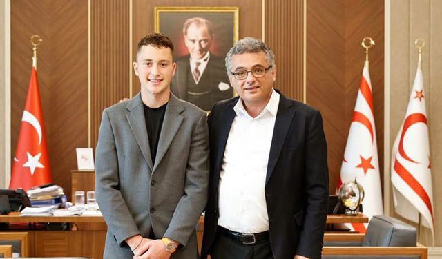 Cumhurbaşkanı Erhürman, Balkan şampiyonu Ada Şerif Sandallı’yı kabul etti