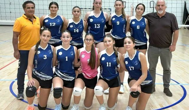EKB, Büyük Kadınlar Ligi’nde Vakıflar’ı set vermeden geçti