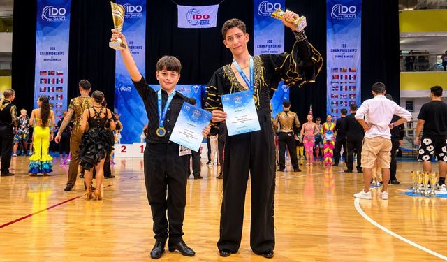 Genç dansçılar Eren Güler ve Karen Biran’dan çifte birincilik
