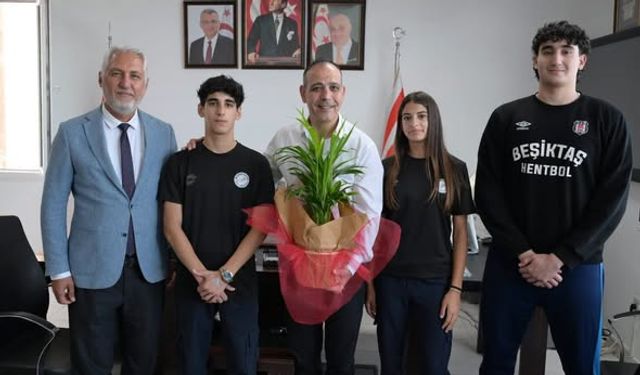 Harmancı'dan Hala Sultan Koleji'ne sportif altyapı ziyareti