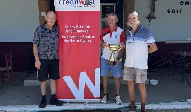 Çiftler Golf Turnuvası şampiyonları Keith Goddard & Mike Burgess