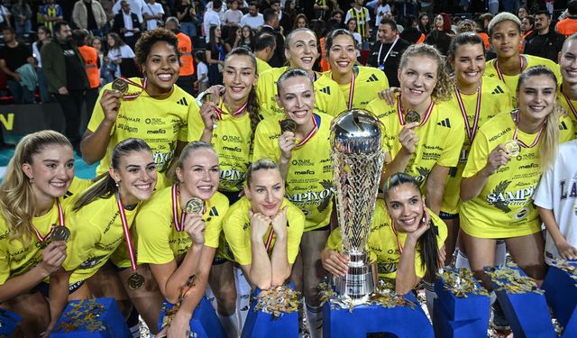 2025 Şampiyonlar Kupası şampiyonu Fenerbahçe Medicana!