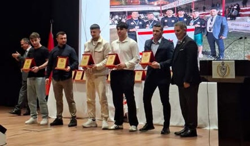 Güreşte 2025 Başarı Ödülleri sahiplerini buldu