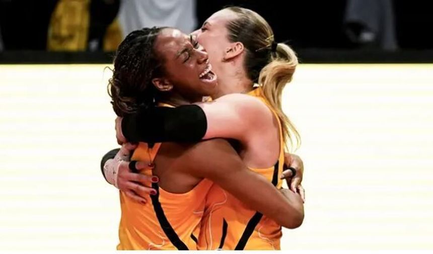 VakıfBank dörtlü finale yükseldi!