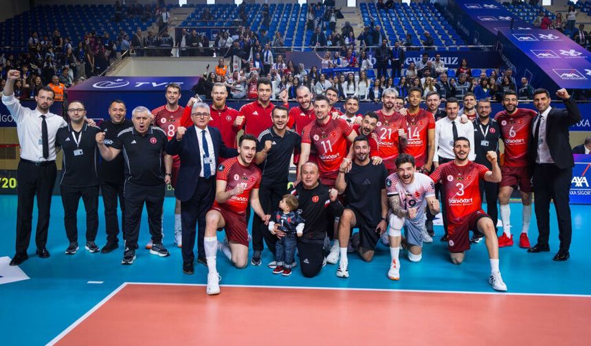 Efeler Ligi’nde Şampiyon Ziraat Bankkart Oldu!