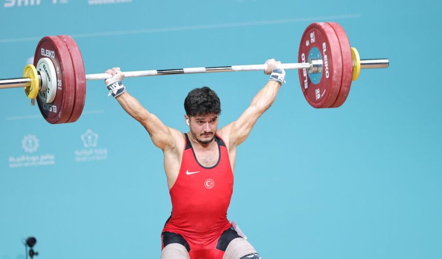 Halterde Furkan Özbek’ten çifte altın zaferi