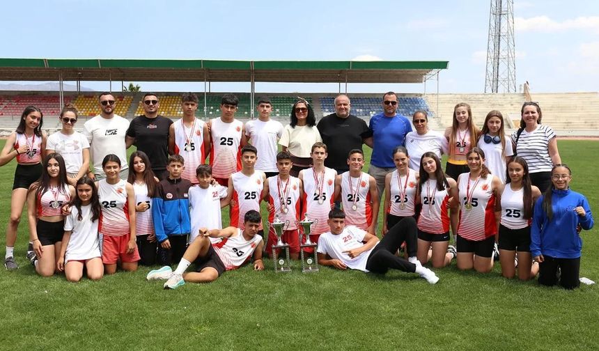 Şehit Turgut Ortaokulu’ndan Atletizmde Çifte Zafer